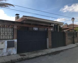 Vista exterior de Casa o xalet en venda en Griñón amb Aire condicionat, Terrassa i Balcó