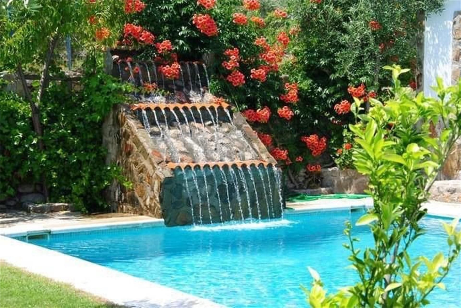 Piscina de Terreny industrial en venda en Montánchez