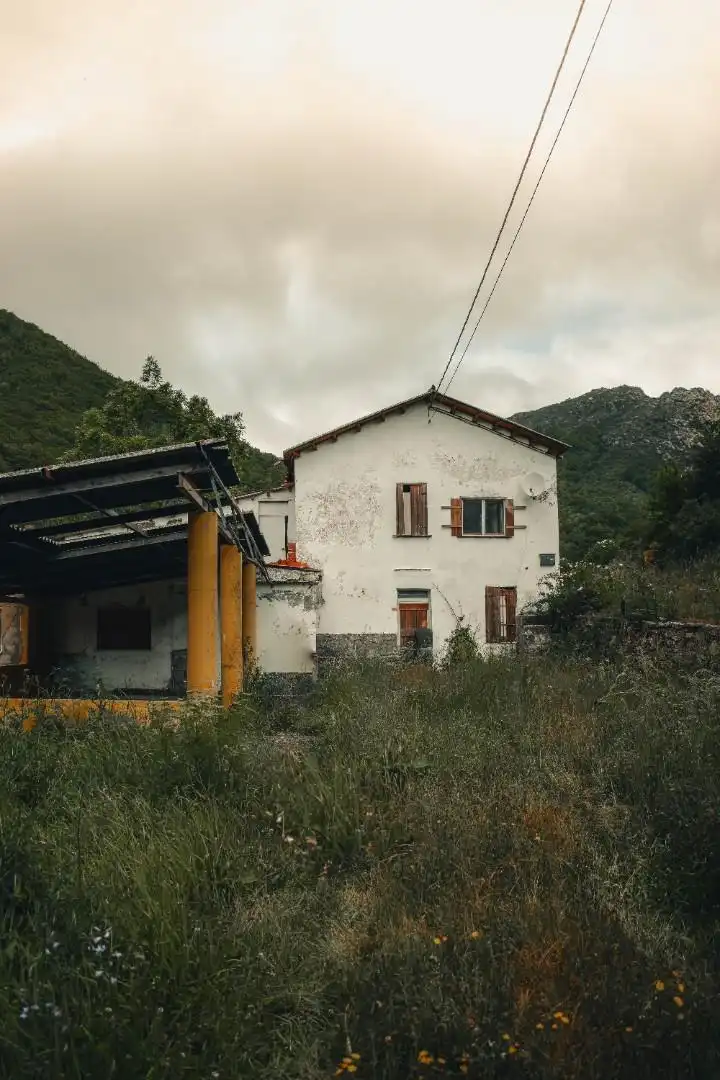 Vista exterior de Casa o chalet en venta en Cármenes