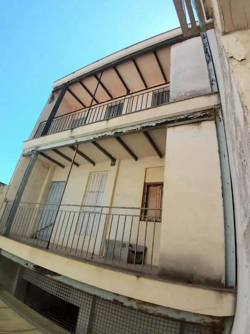 Außenansicht von Einfamilien-Reihenhaus zum Verkauf in Nules mit Terrasse und Balkon