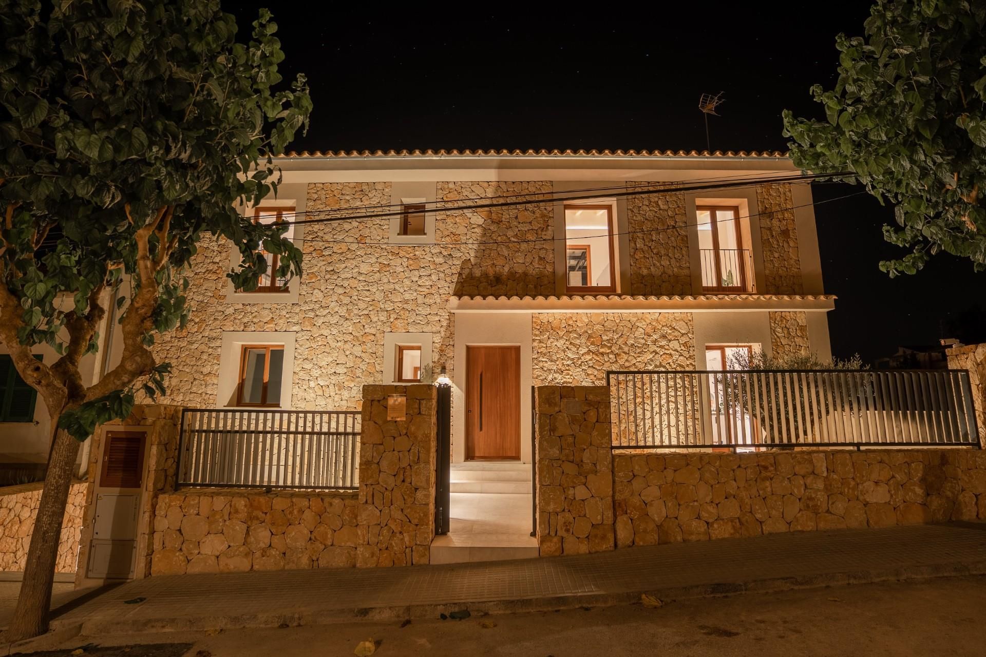 Vista exterior de Pis en venda en Santa Eugènia amb Aire condicionat, Calefacció i Jardí privat