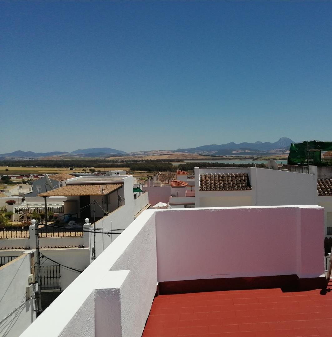 Vista exterior de Casa adosada en venda en Bornos amb Aire condicionat, Terrassa i Moblat