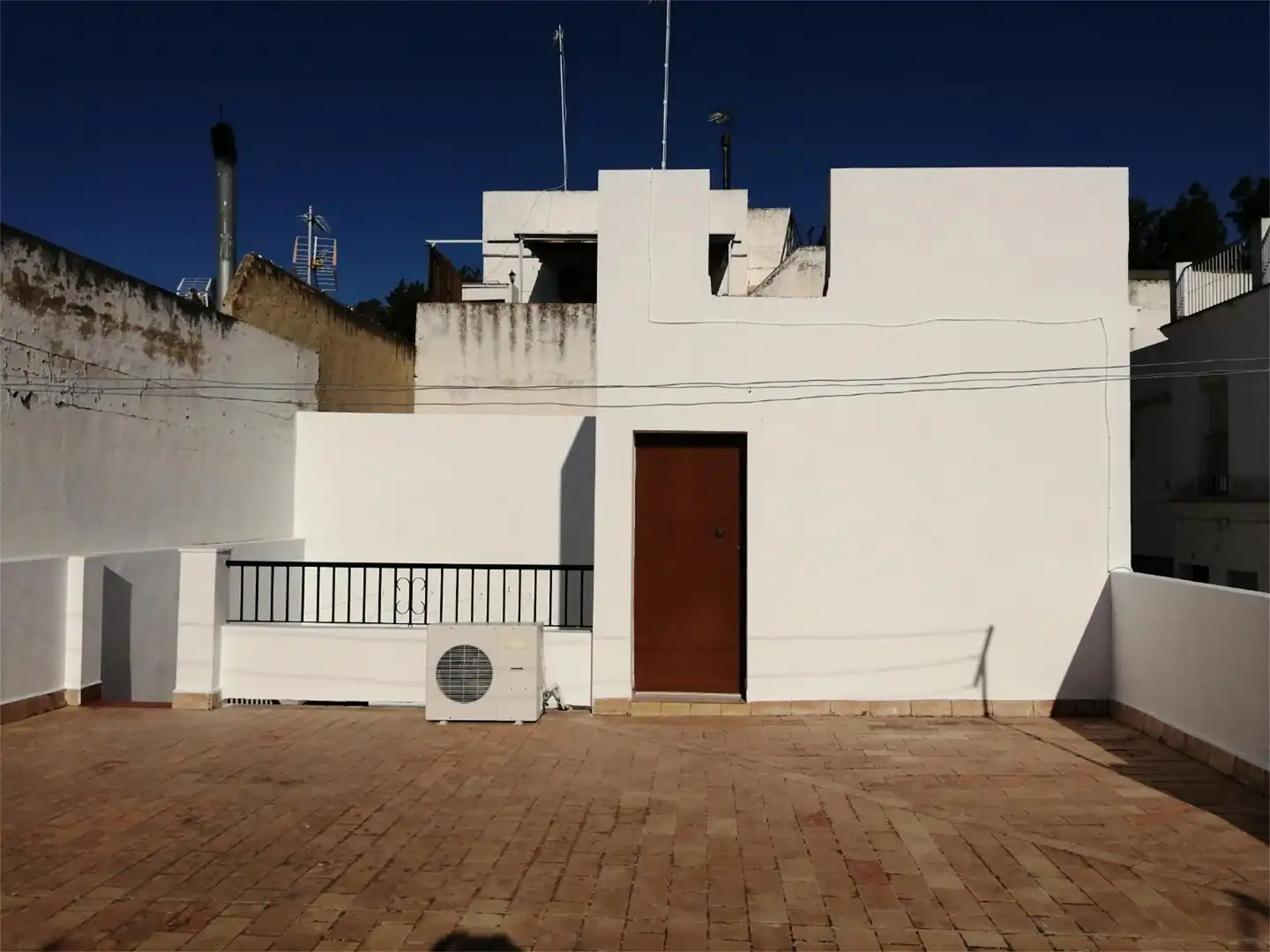 Einfamilien-Reihenhaus zum Verkauf in Calle Higueras, 11, Bornos Außenansicht von Einfamilien-Reihenhaus zum Verkauf in Bornos mit Klimaanlage, Terrasse und Möbliert