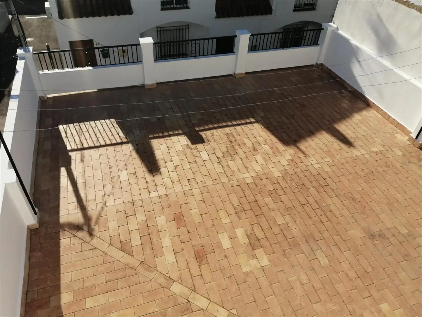 Einfamilien-Reihenhaus zum Verkauf in Calle Higueras, 11, Bornos Terrasse von Einfamilien-Reihenhaus zum Verkauf in Bornos mit Klimaanlage, Terrasse und Möbliert