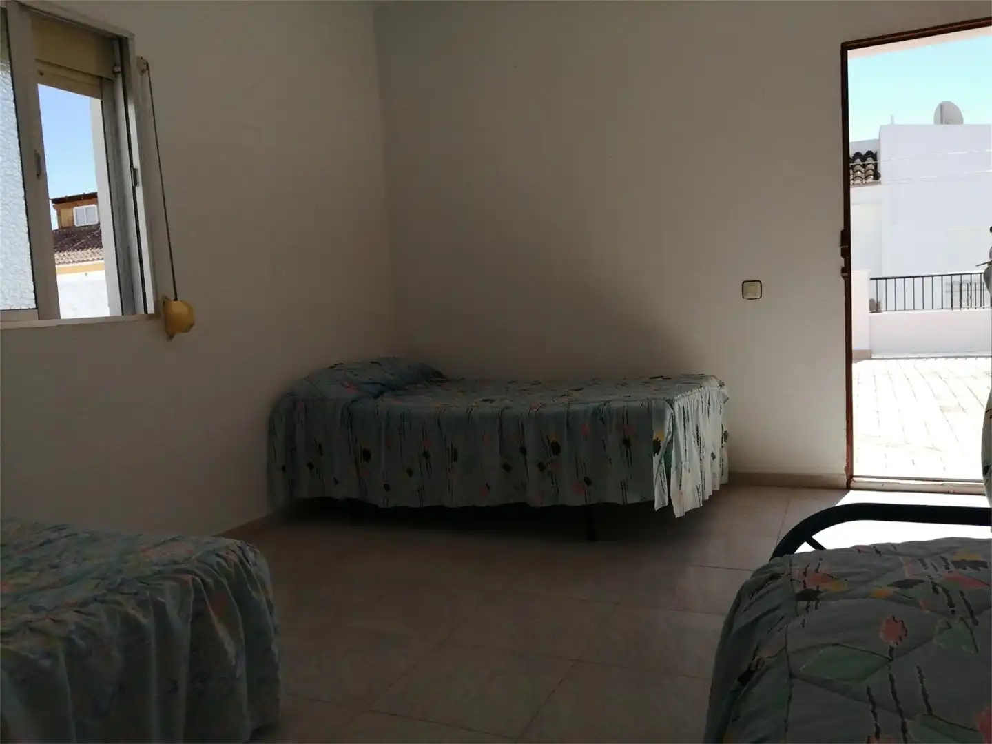 Einfamilien-Reihenhaus zum Verkauf in Calle Higueras, 11, Bornos Schlafzimmer von Einfamilien-Reihenhaus zum Verkauf in Bornos mit Klimaanlage, Terrasse und Möbliert