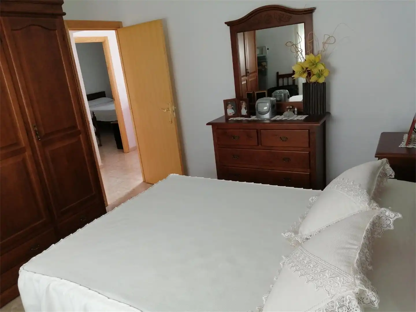 Einfamilien-Reihenhaus zum Verkauf in Calle Higueras, 11, Bornos Schlafzimmer von Einfamilien-Reihenhaus zum Verkauf in Bornos mit Klimaanlage, Terrasse und Möbliert