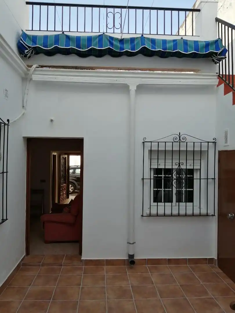 Einfamilien-Reihenhaus zum Verkauf in Calle Higueras, 11, Bornos Einfamilien-Reihenhaus zum Verkauf in Bornos mit Klimaanlage, Terrasse und Möbliert