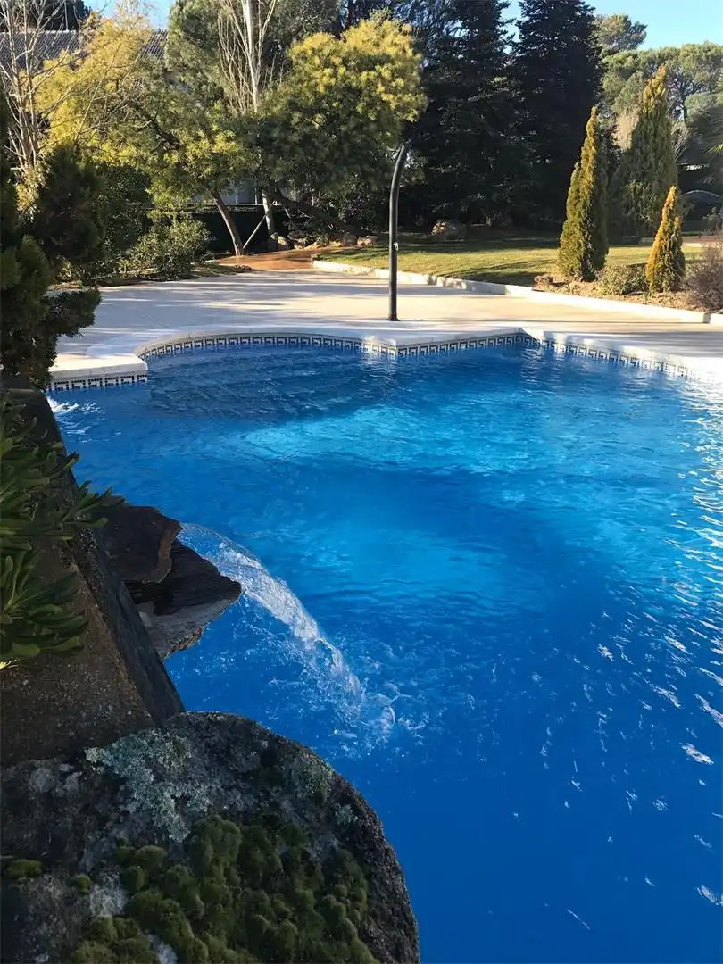 Piscina de Casa o xalet per a compartir en Boadilla del Monte amb Aire condicionat, Calefacció i Jardí privat