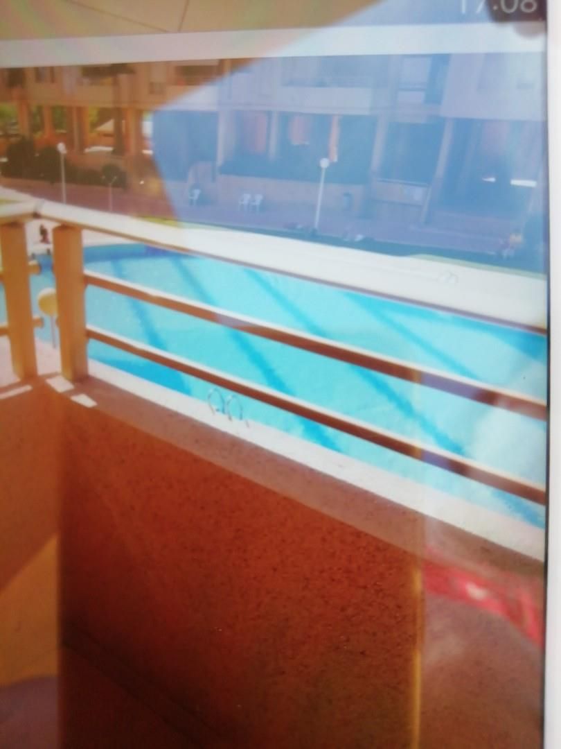 Swimming pool of Flat to rent in  Valencia Capital  with Air Conditioner, Heating and Private garden