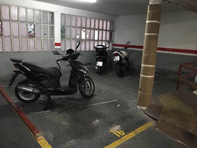 Garaje en Alquiler en Carrer de Piquer, 57 en El Poble Sec - Parc de Montjuïc