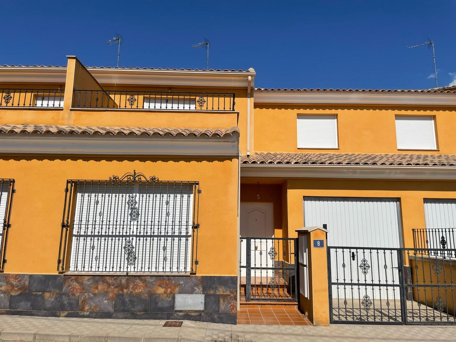 Vista exterior de Casa adosada en venda en Requena