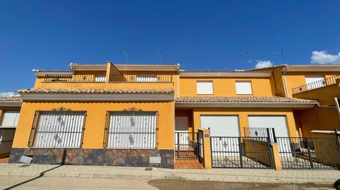 Foto 2 de Casa adosada en venda a Avenida Albacete, Requena, Valencia