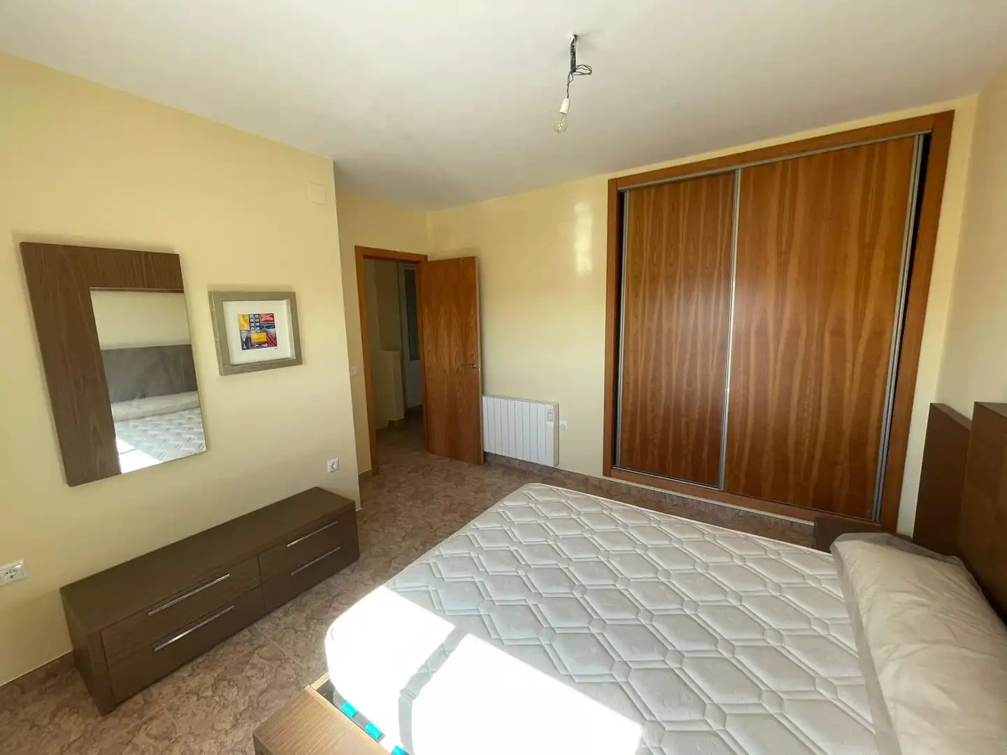 Casa adosada en venda a Avenida Albacete, Requena Dormitori de Casa adosada en venda en Requena