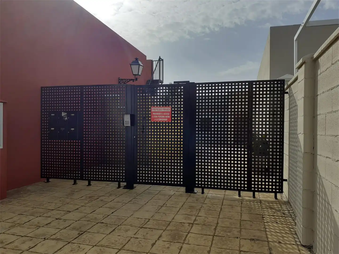 Casa adosada en venta en Avenida Carmen Laffon, Burguillos Vista exterior de Casa adosada en venta en Burguillos con Aire acondicionado, Amueblado y Lavadora