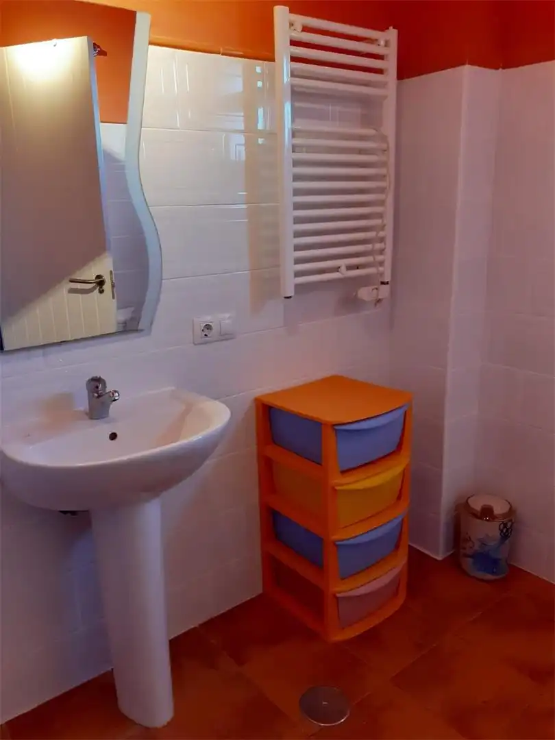 Casa adosada en venta en Avenida Carmen Laffon, Burguillos Baño de Casa adosada en venta en Burguillos con Aire acondicionado, Amueblado y Lavadora