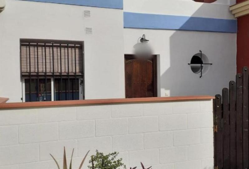 Casa adosada en venda a Avenida Carmen Laffon, Burguillos, Sevilla - imatge 1 Foto 1 de Casa adosada en venda a Avenida Carmen Laffon, Burguillos, Sevilla