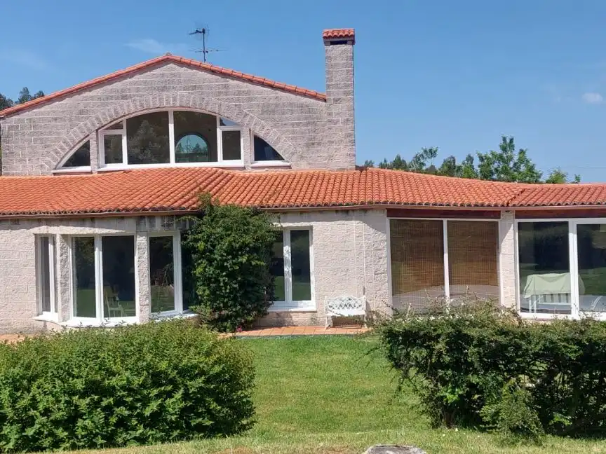 Haus oder Chalet zum Verkauf in Avenida Ramón Núñez Montero, 89, Oleiros pueblo Außenansicht von Haus oder Chalet zum Verkauf in Oleiros mit Schwimmbad