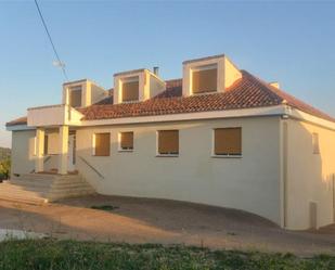 Vista exterior de Pis en venda en Peñas de San Pedro amb Terrassa