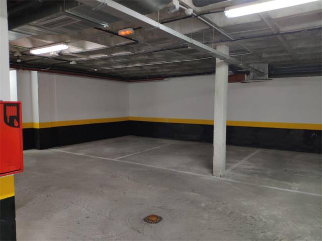 Garaje en Alquiler en Calle de Retamar, 11 en Canillas