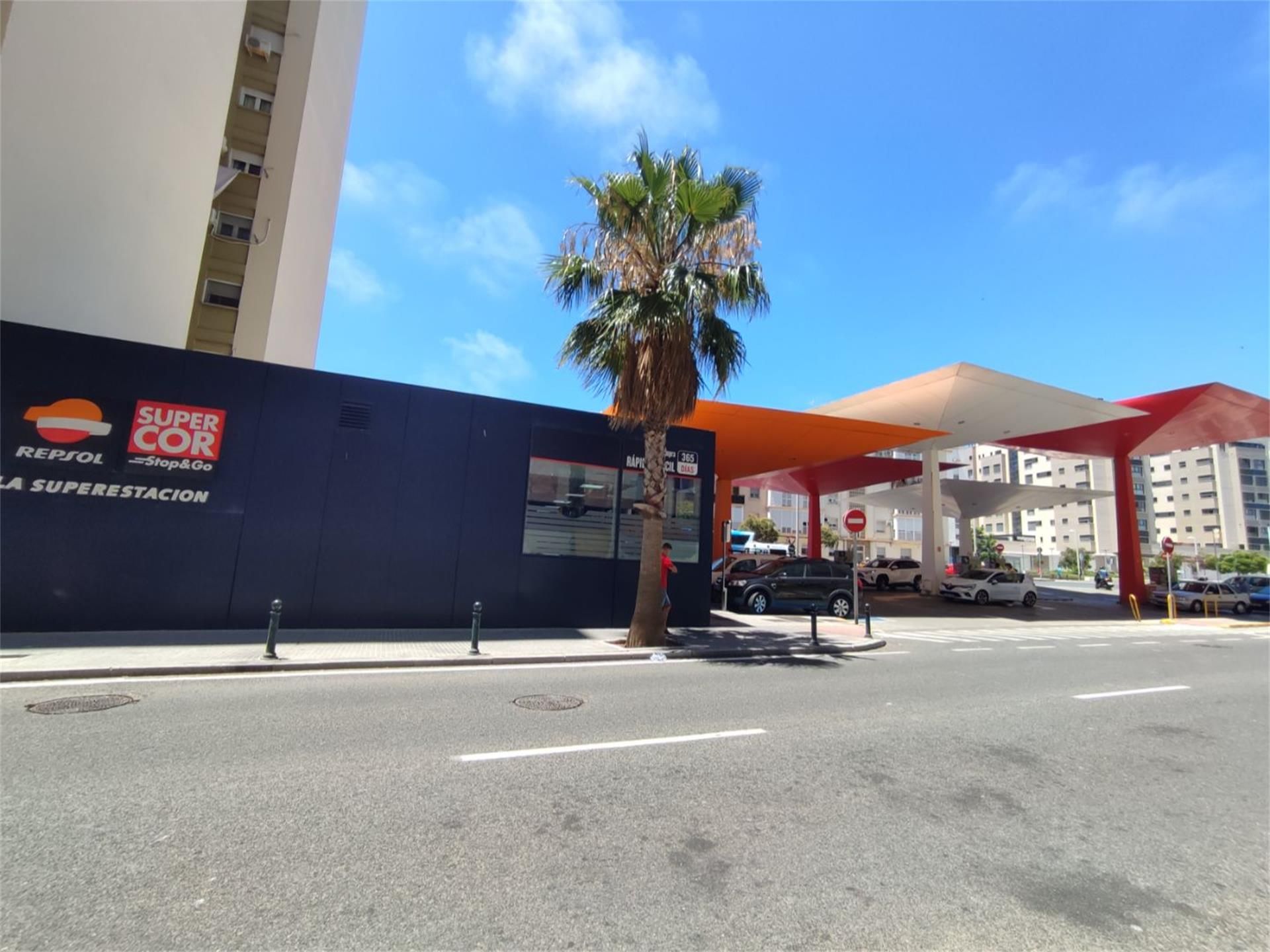 Exterior view of Flat for sale in  Cádiz Capital  with Air Conditioner, Storage room and Community parking