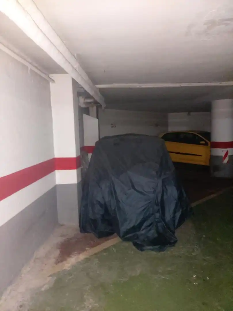 Garage zur Miete in Calle Francisco de Vitoria, 24, Paseo Constitución - Las Damas Garage zur Miete in Calle Francisco de Vitoria, 24, Paseo Constitución - Las Damas
