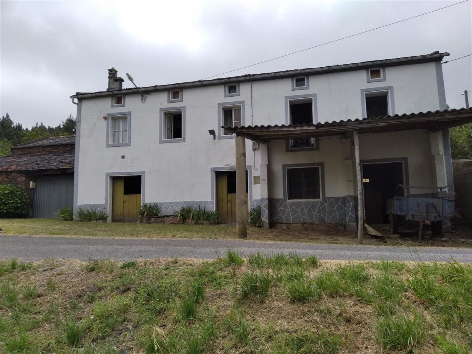 Vista exterior de Finca rústica en venda en A Pontenova   amb Jardí privat