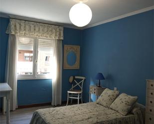 Bedroom of Flat to share in Oviedo   with Furnished, Oven and Washing machine