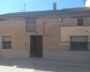 Exterior view of Planta baja for sale in Adanero  with Heating, Furnished and Oven