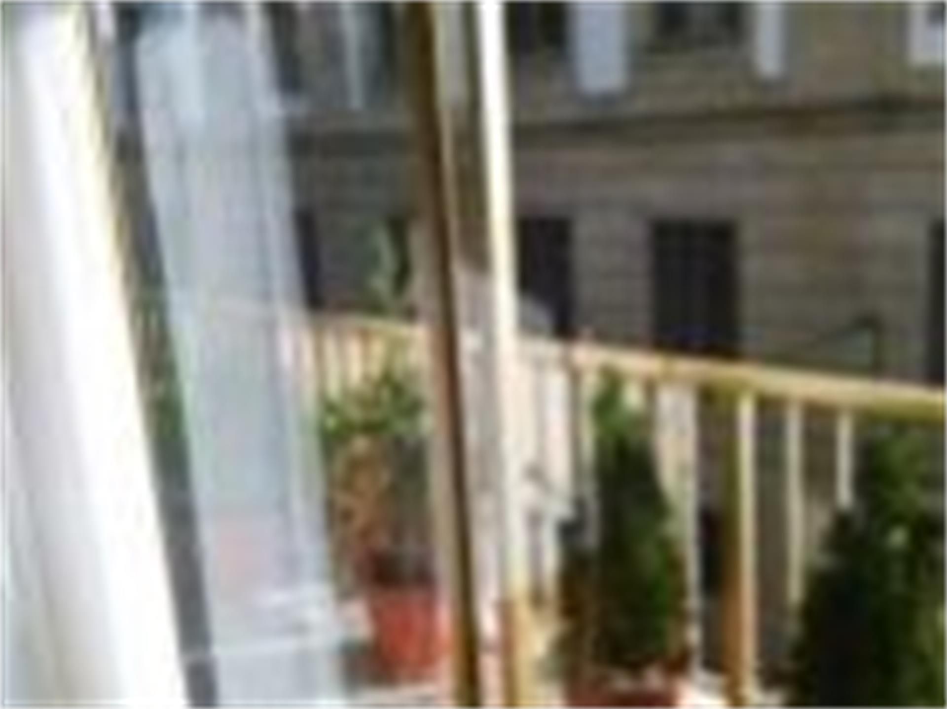 Vista exterior de Pis en venda en Pontevedra Capital  amb Calefacció, Parquet i Traster