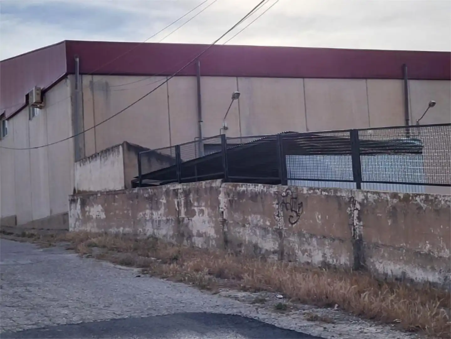 Vista exterior de Nave industrial de alquiler en Los Villares con Aire acondicionado