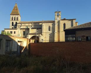 Vista exterior de Terreny en venda en Paredes de Nava