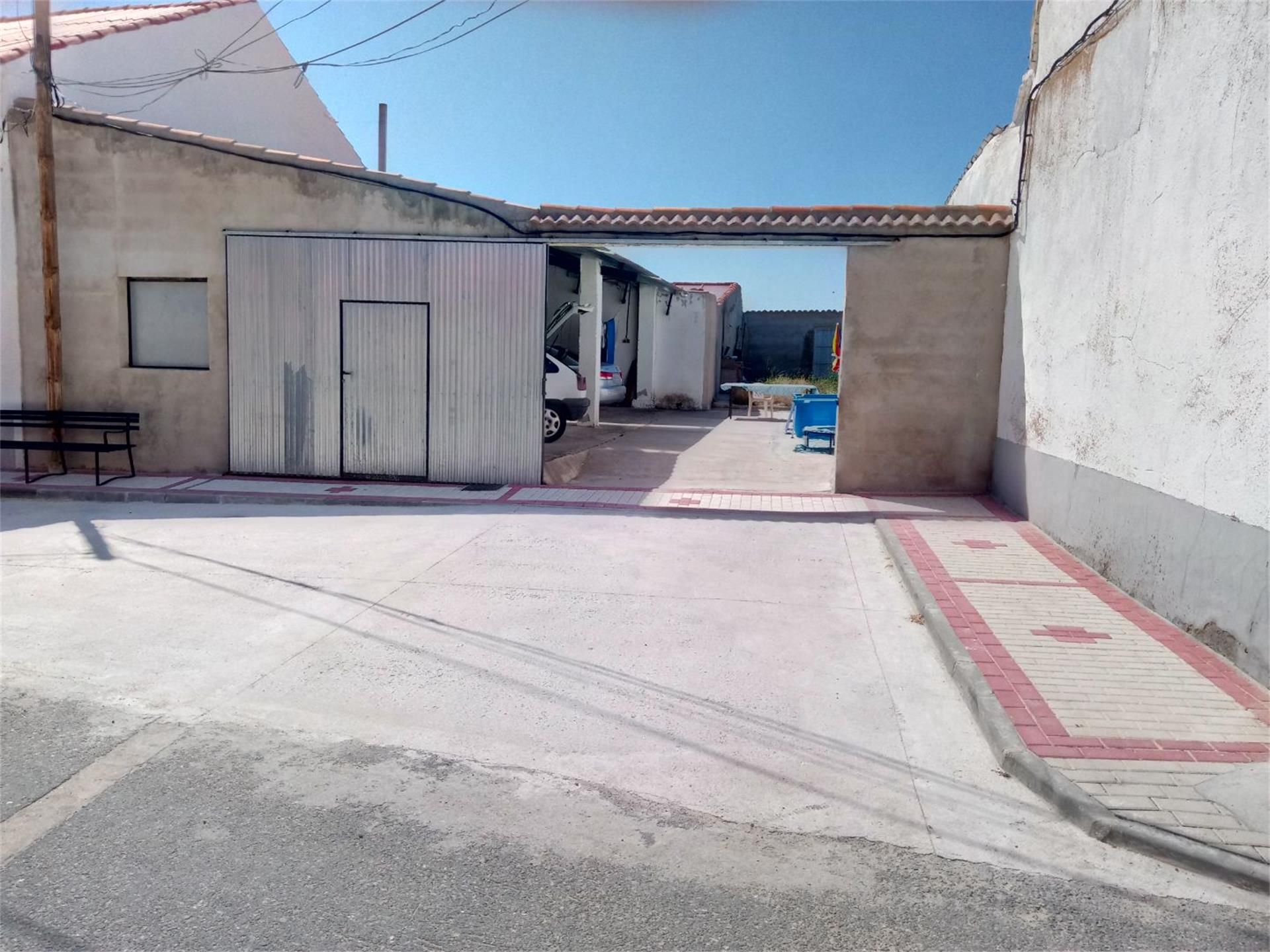 Vista exterior de Casa adosada en venda en Nava de Arévalo amb Calefacció, Jardí privat i Traster