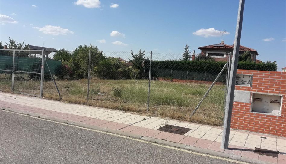Terreno en venta en Calle el Soto, Aldeamayor de San Martín, Valladolid - imagen 1 Foto 1 de Terreno en venta en Calle el Soto, Aldeamayor de San Martín, Valladolid