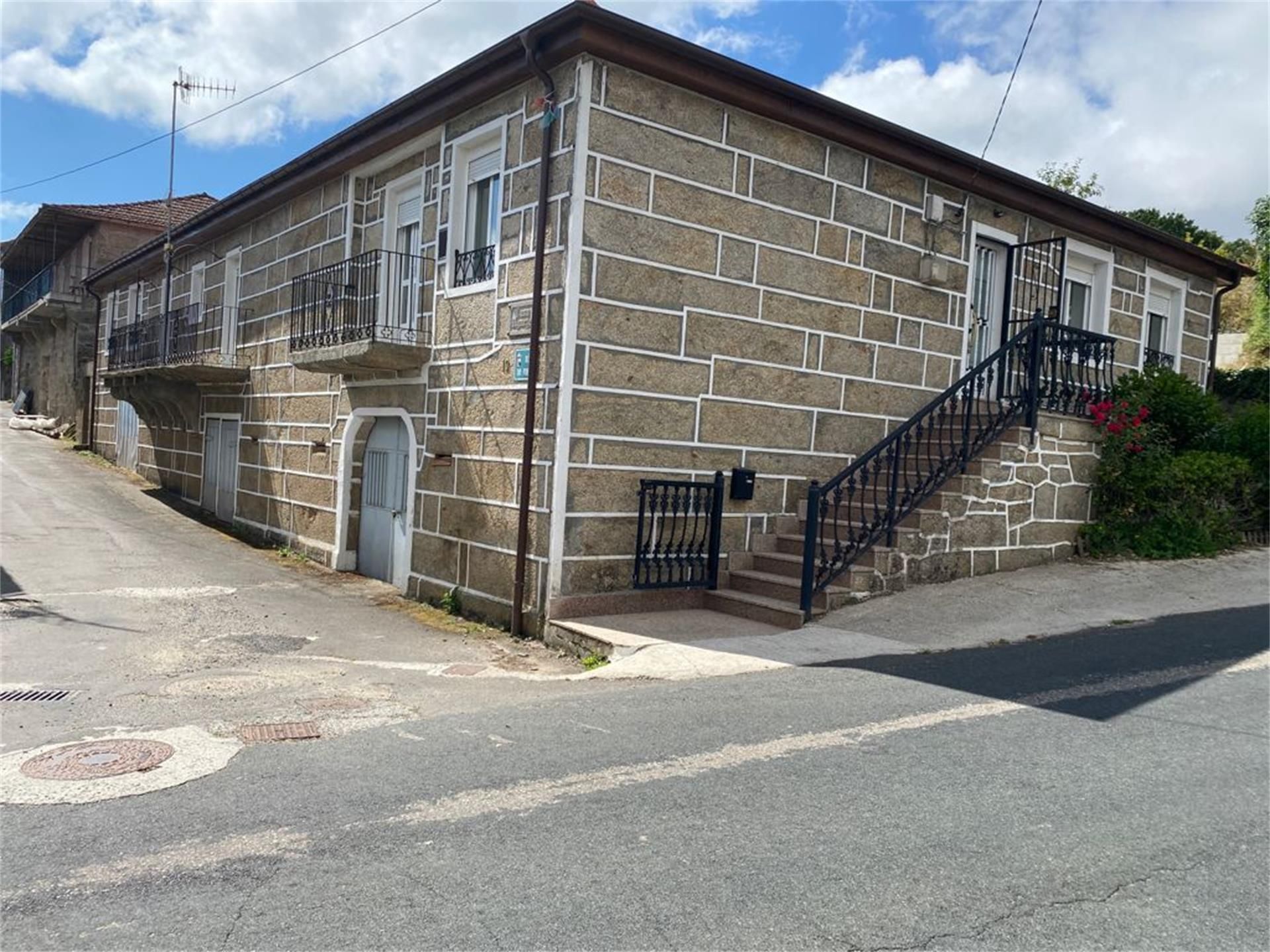 Vista exterior de Finca rústica en venda en Trasmiras amb Calefacció, Jardí privat i Parquet