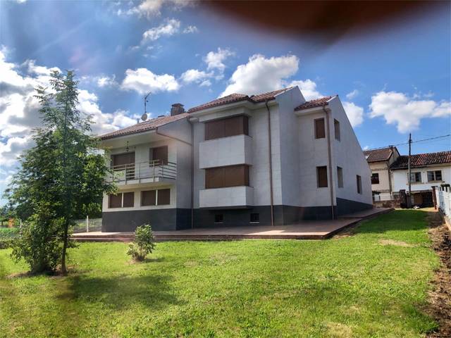 Casa-chalet en Venta en Castañera en Nava