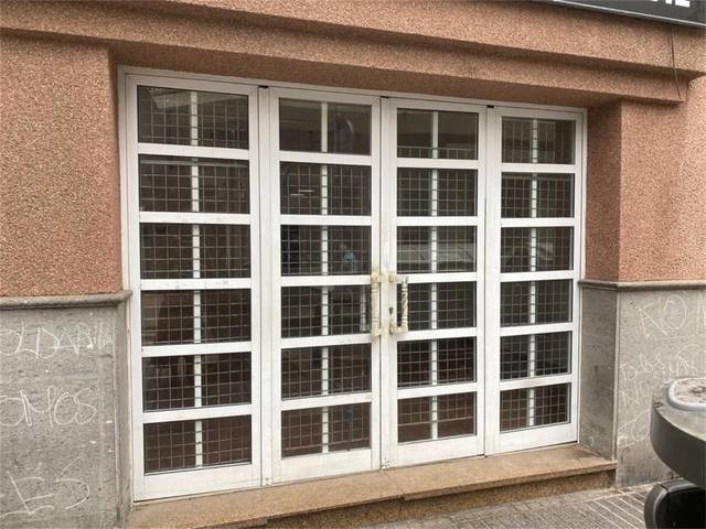 Local comercial en Alquiler en Calle Princesa Guayarmina en Isleta