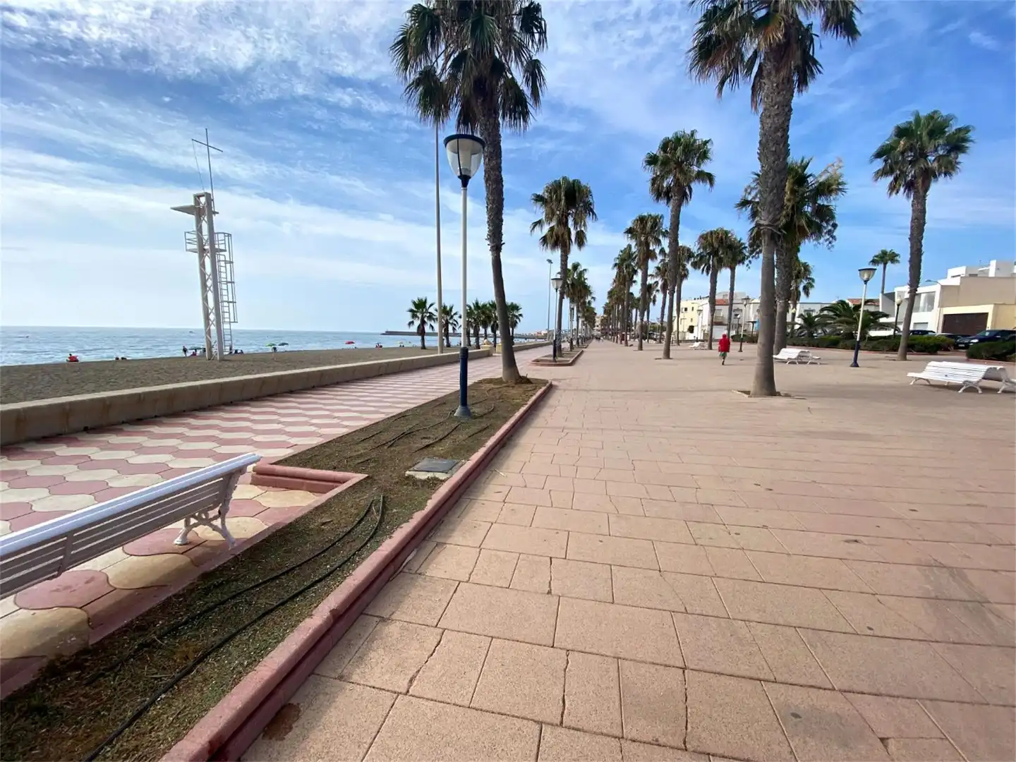 Piso en venta en Calle Campoamor, 30, El Puerto - Romanilla Vista exterior de Piso en venta en Roquetas de Mar con Aire acondicionado, Calefacción y Terraza