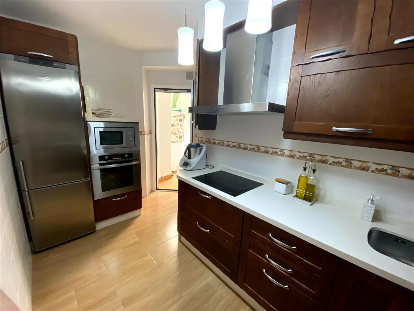 Piso en venta en Calle Campoamor, 30, El Puerto - Romanilla Cocina de Piso en venta en Roquetas de Mar con Aire acondicionado, Calefacción y Terraza