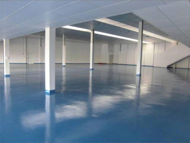 Nave industrial en Alquiler en Avenida de la Ciencia en Nuevo Parque