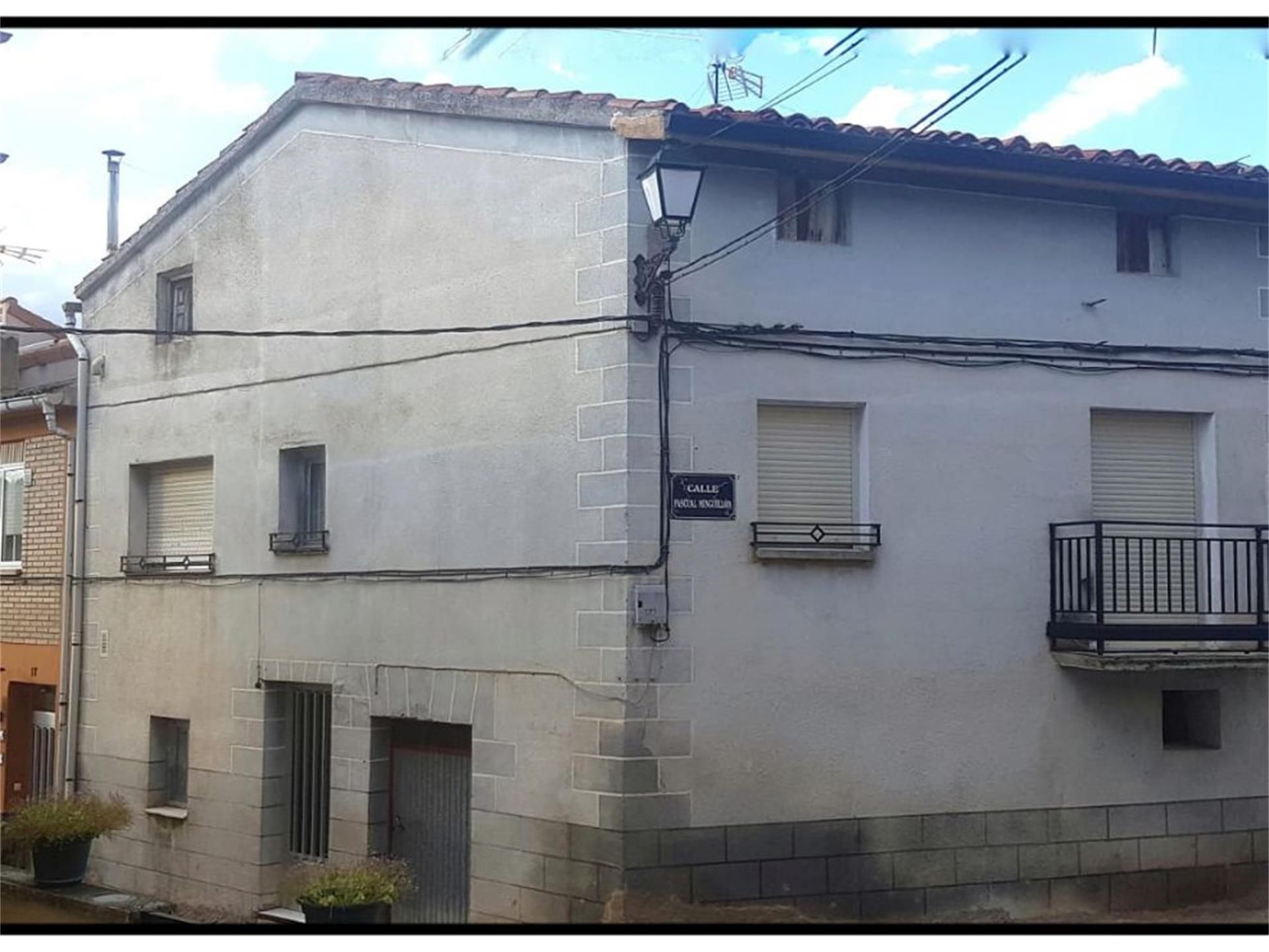Exterior view of Single-family semi-detached for sale in Villaverde de Rioja