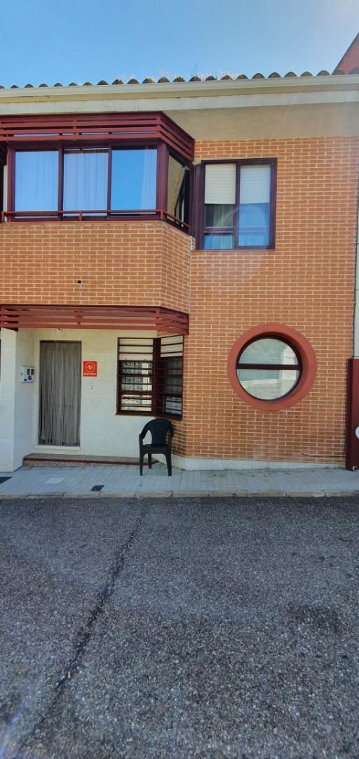 Exterior view of House or chalet for sale in Villarino de los Aires  with Heating, Furnished and Oven