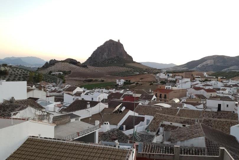Casa adosada en venda a Calle Ramón y Cajal, Pruna, Sevilla - imatge 1 Foto 1 de Casa adosada en venda a Calle Ramón y Cajal, Pruna, Sevilla
