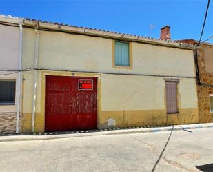 Exterior view of Single-family semi-detached for sale in Villalpardo  with Private garden