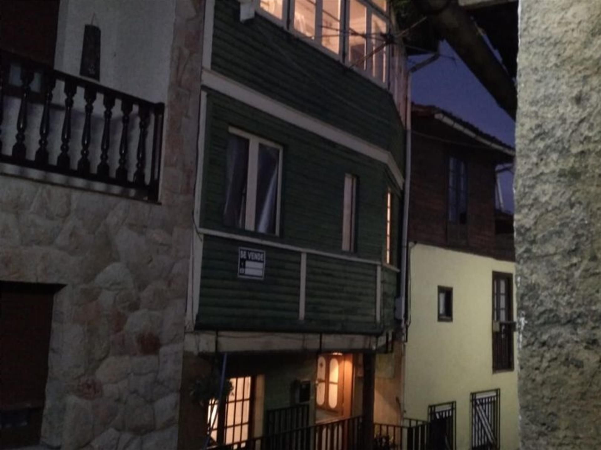Vista exterior de Casa adosada en venda en Cabranes