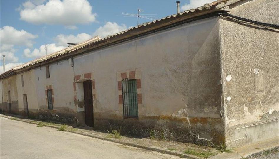 Foto 1 de Casa adosada en venta en Calle de la Iglesia, Santa María la Real de Nieva, Segovia