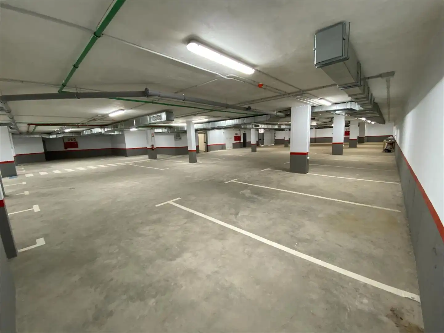 Geschaftsraum zur Miete in Playa Fañabé Alto Parkplatz von Geschaftsraum zur Miete in Adeje
