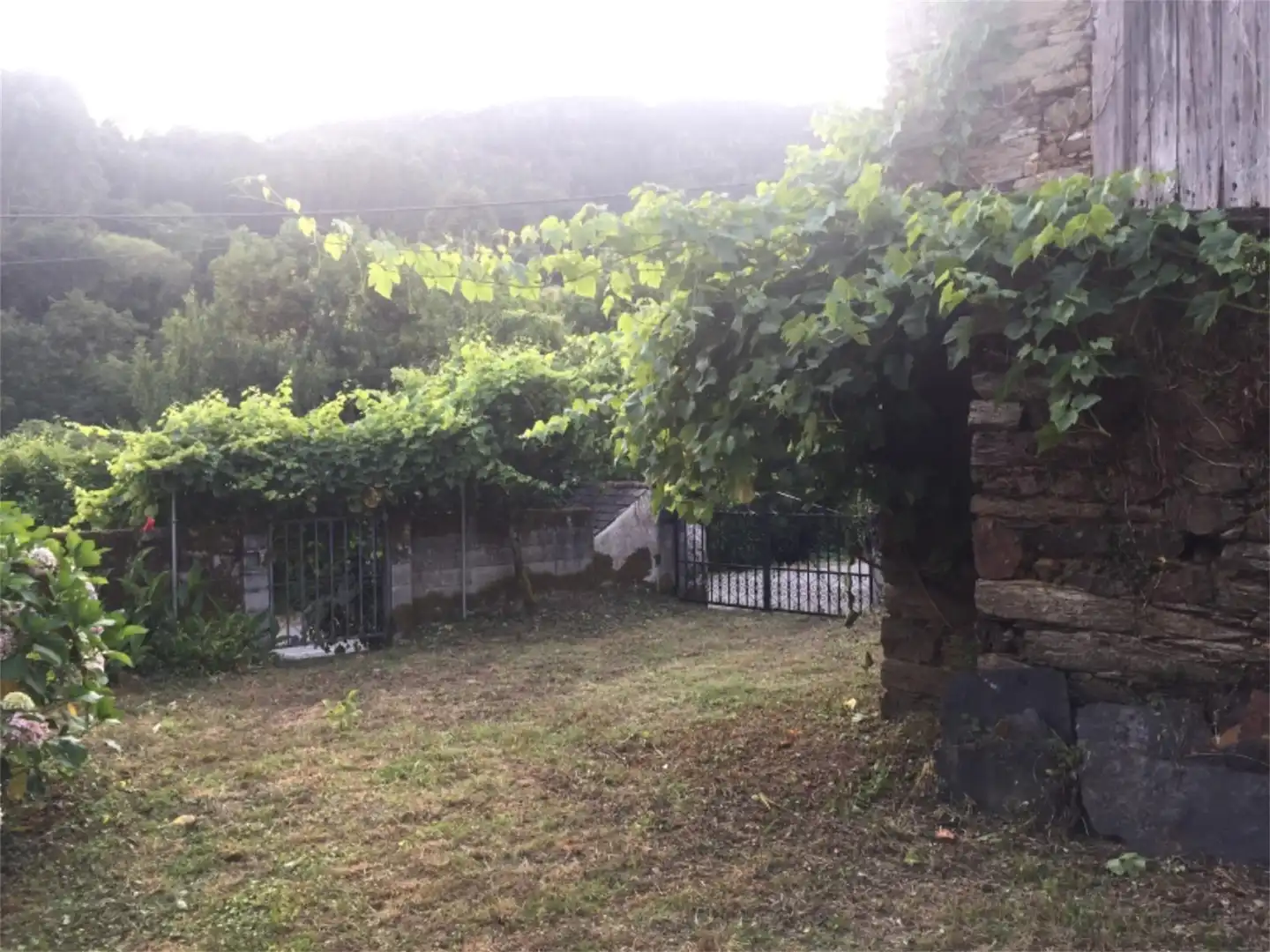 Garden of Detached homes for sale in Ribeira de Piquín  with Heating, Private garden and Parquet flooring