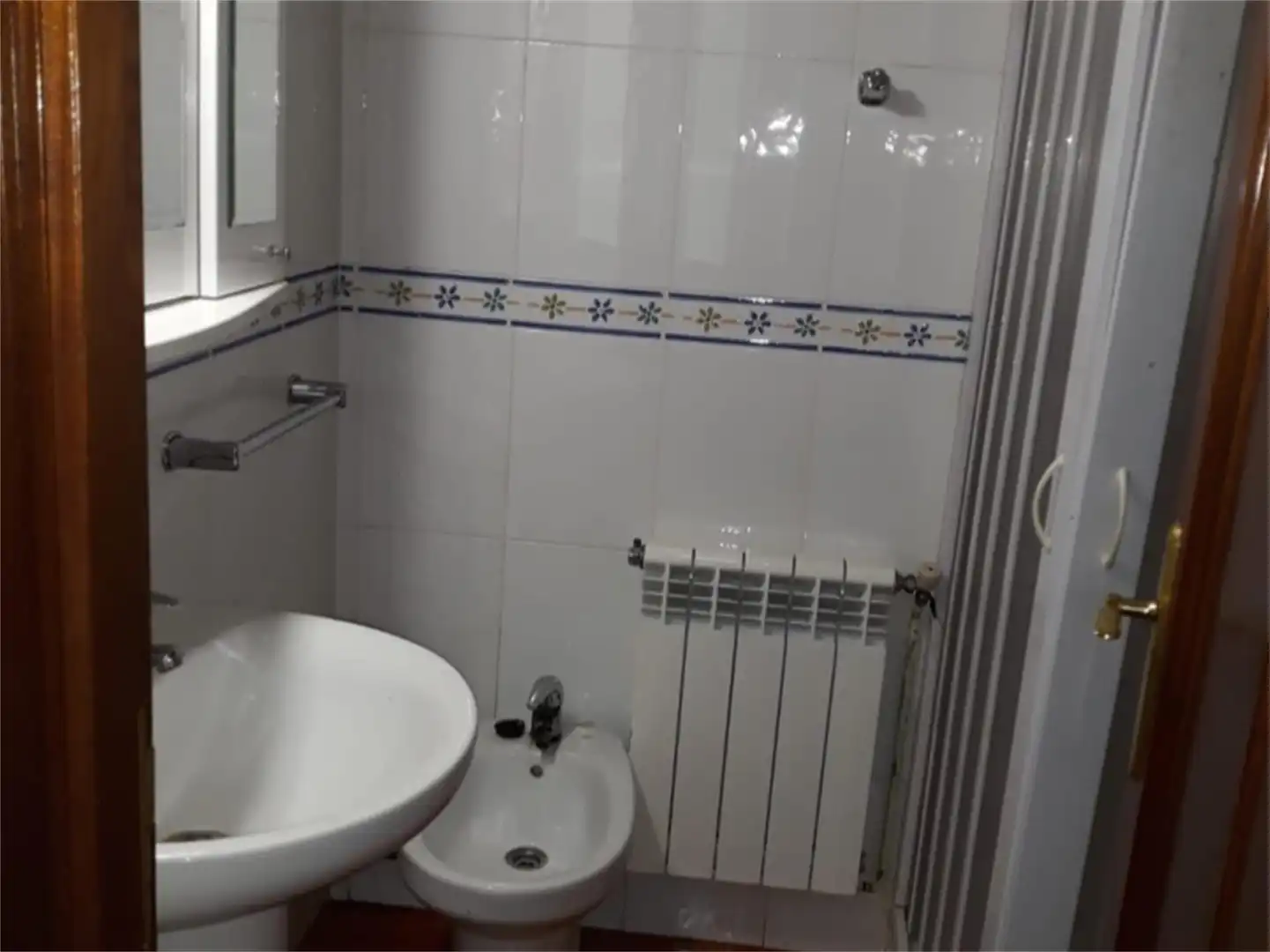 Bathroom of Detached homes for sale in Ribeira de Piquín  with Heating, Private garden and Parquet flooring
