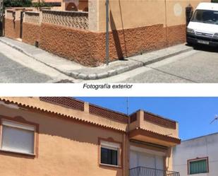 Vista exterior de Casa o xalet en venda en Algeciras amb Terrassa, Traster i Balcó