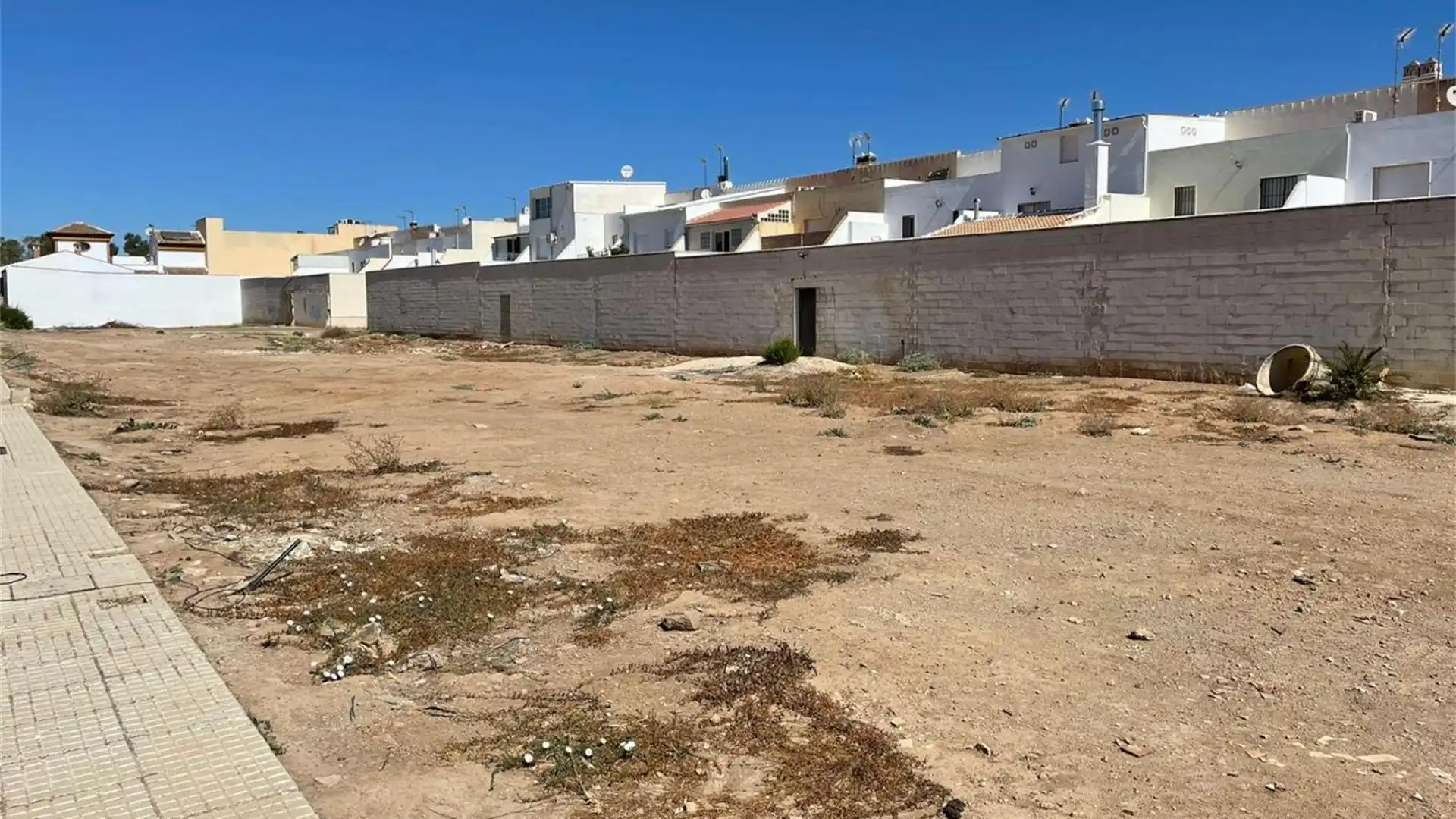 Terreno en venta en Calle Guadalteba, Campillos Terreno en venta en Campillos